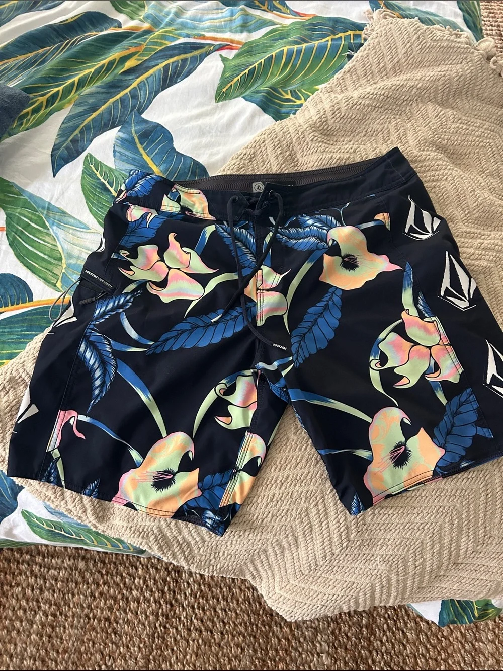 Men’s Volcom Mod-Tech Swim Shorts
